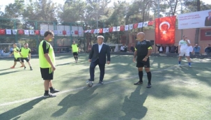 Bornova Belediyesi'nde birimler arası futbol heyecanı 