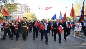 Bornova'da 29 Ekim coşkuyla kutlandı