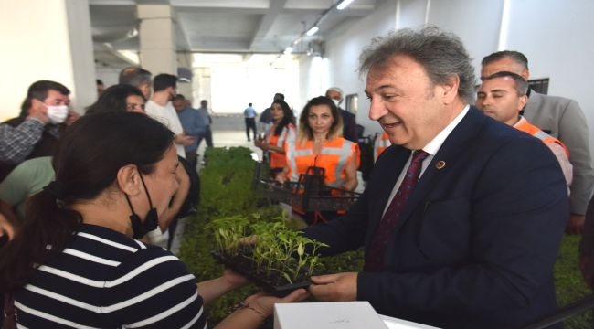 Bornovalı minikler toprakla buluştu 