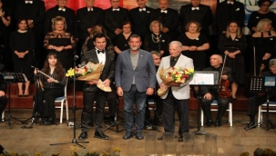 Ata'nın sevdiği şarkılar Narlıdere'de yanklılandı 