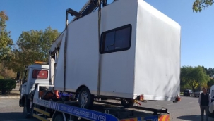 İnciraltı Kent Ormanı'ndaki karavanlar kaldırıldı 