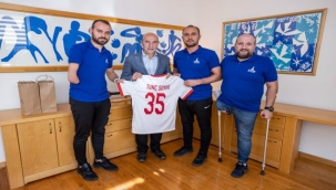 Kaleci Erdi Arslan, İzmir'in gururu oldu 