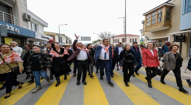 Soyer, Turuncu Şenlik'te 