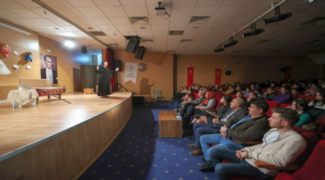 "Ben Kimim" tiyatro oyununa yoğun ilgi