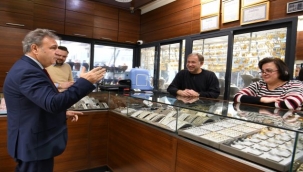 İduğ, Yeşilova'da esnafı ziyaret etti 