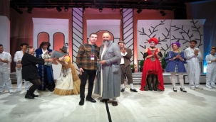 Şehir Tiyatroları Buluşması 4 bin tiyatroseveri ağırladı