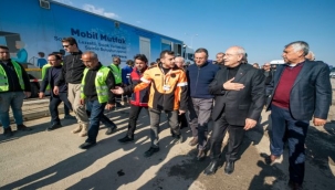 Kılıçdaroğlu'dan İzmir Büyükşehir'in Hatay'daki merkezine ziyaret 