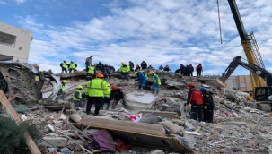 Madenciler depremin yaralarını sarıyor 