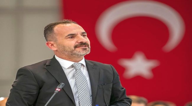 ''Burası kamusal alan! Parti Binanız Değil!''