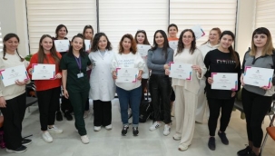 Gebe Okulu'nda doğuma hazırlanıyorlar
