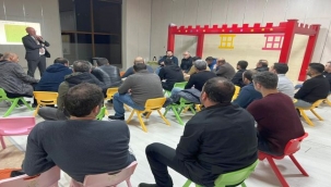 İzmirli babalar eğitimde