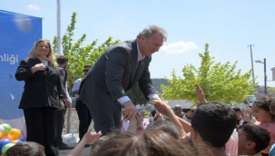 Bornova Çamkule'de gökyüzü uçurtmalarla renklendi