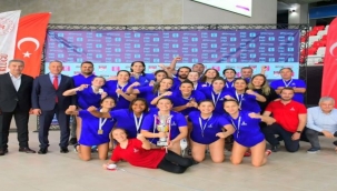 İzmir'in süper kızları