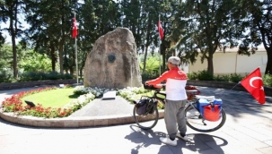 Cumhuriyet'in 100. yılı anısına Sivas'tan Karşıyaka'ya pedalladı