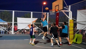 Gaziemir Streetball Turnuvası nefes kesti