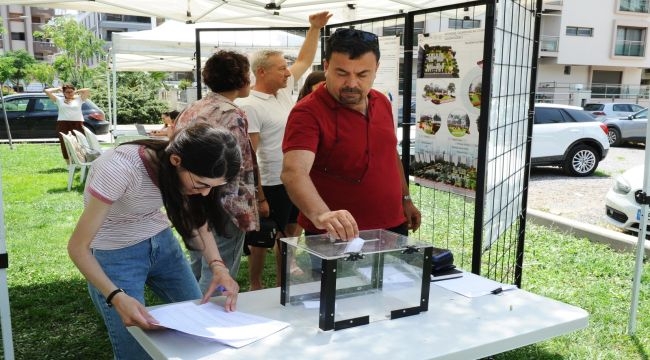 Başkan Tugay, Karşıyaka'yı halkla birlikte yönetiyor