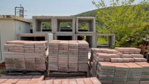  Belediye şantiyesi fabrika gibi üretiyor, Karşıyaka güzelleşiyor