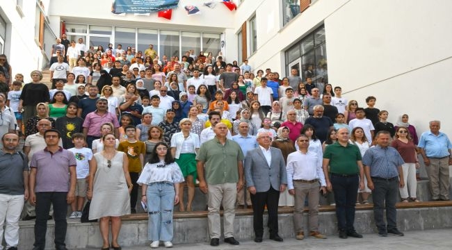 Karabağlar Belediyesi'nden başarılı öğrencilere bisiklet armağanı