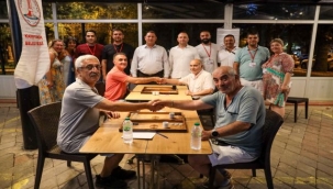 Karşıyakalılar tavla turnuvasında buluştu