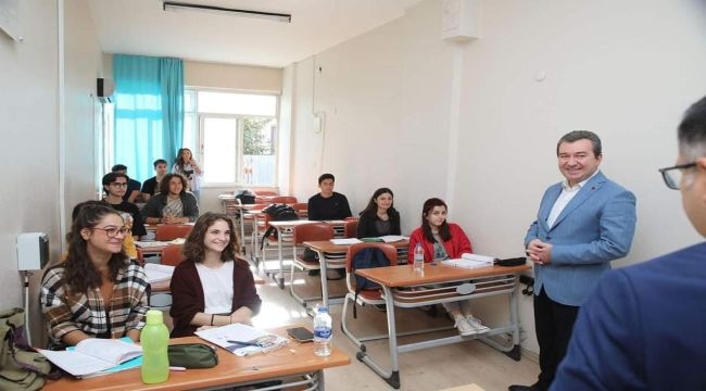 Bergama Belediyesi Yaşam Boyu Eğitim Merkezi kursundan 87 üniversiteli çıktı 