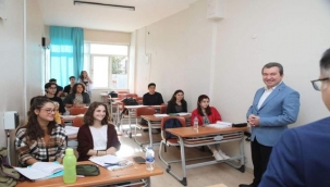 Bergama Belediyesi Yaşam Boyu Eğitim Merkezi kursundan 87 üniversiteli çıktı