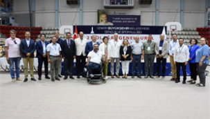 İzmir Büyükşehir Belediyesi Gençlik ve Spor Kulübü'nde bayrak değişimi