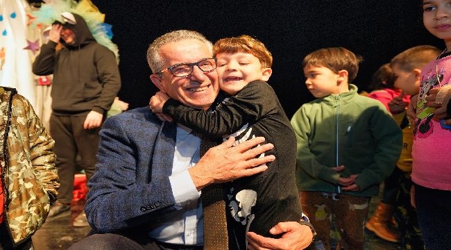  Başkan Arda'dan Çocuklara Tiyatro Çağrısı