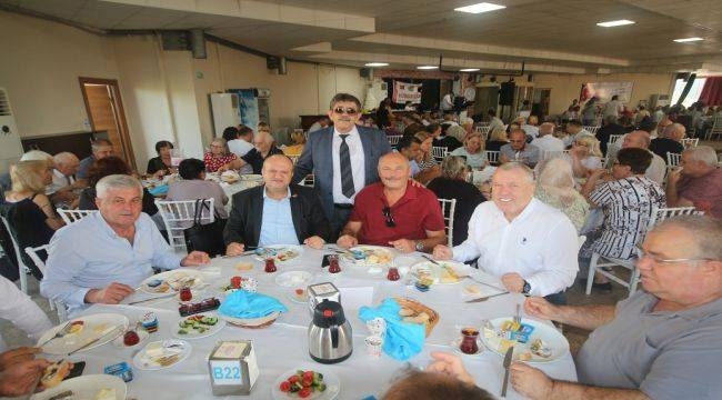 Makedon göçmenleri EGEMAKGÖÇ'ün kahvaltısında buluştu