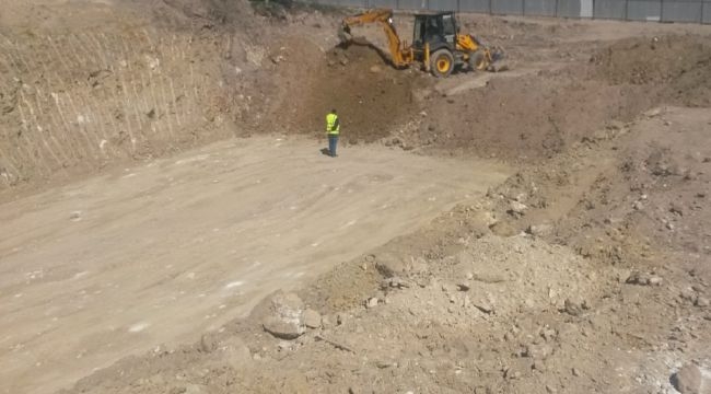 Bornova Anadolu Lisesi'ndeki inşaata tepkiler büyüyor