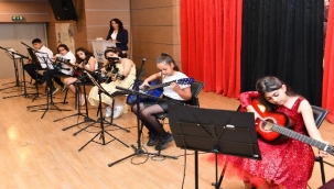 Çiğlili Kursiyerlerden Muhteşem Konser