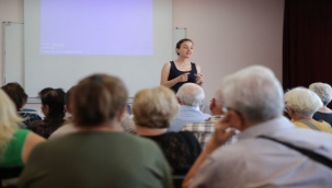 Konak'ta Sağlıklı Hizmet Yayılıyor: 'İleri Yaş' Kursiyerlerine Ücretsiz Tarama