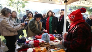 Yeni Yıl Pazarı'na Coşkulu Açılış