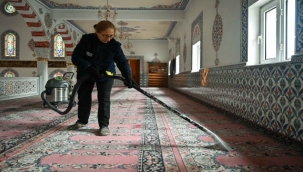 Camiler İlk Teravihe Hazır