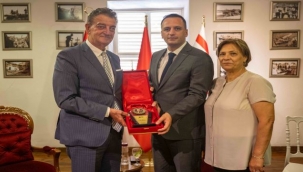 Atatürkçü duruşuyla büyüyoruz