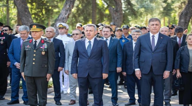 Başkan Tugay 15 Temmuz şehitlerini anı