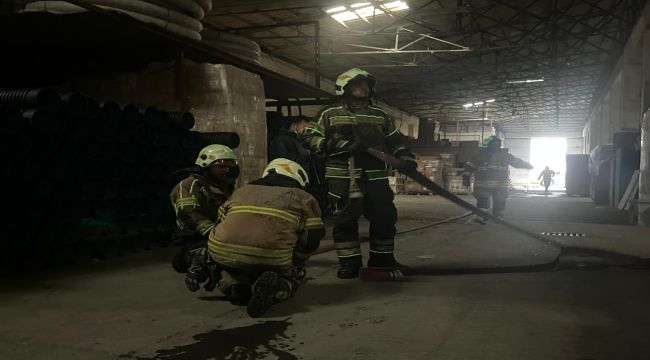 Bornova'daki depo yangınına hızlı müdahale