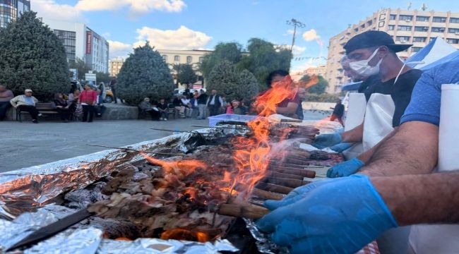 "İlk ısırıkta İzmir'in kalbi attı"