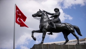 İzmir'de Cumhuriyet Bayramı kutlamaları başladı
