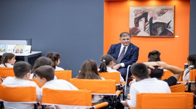 İzmirli çocuklar, Başkan Tugay'la okuma saatinde buluştu
