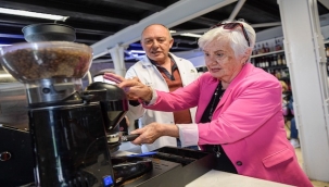 Torunlara kahve sözü: İleri yaş baristalar iş başında