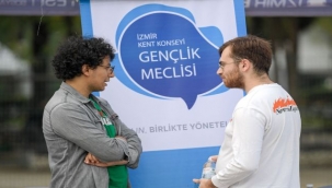 Üniversiteli gençler İzmir'e festivalle "merhaba" dedi