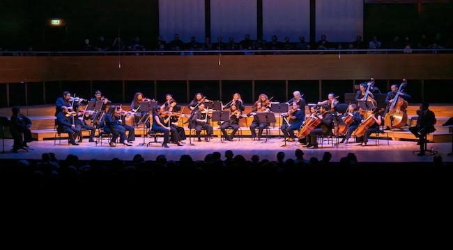 İzmir'de Ata'ya özlem notalarla yankılandı