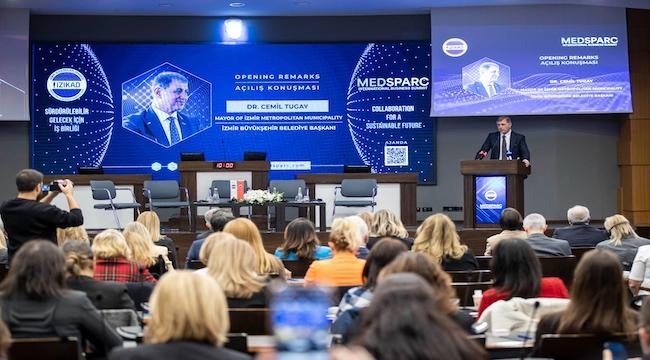 Başkan Tugay İZİKAD'ın MEDSPARC Uluslararası İş Zirvesi'ni açtı