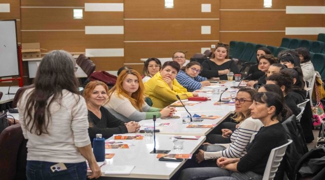 Bornova'da "Kadınların İnsan Hakları" için güçlü adım