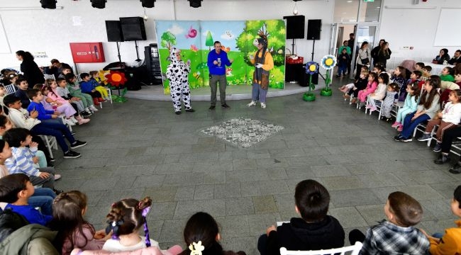 Bornova'da yarıyıl tatili tiyatroyla şenlendi 