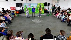 Bornova'da yarıyıl tatili tiyatroyla şenlendi 