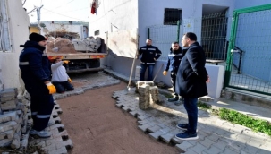 Bornova'da yol seferberliği sürüyor