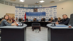 İzmir'de yağış sonrası hasar tespit ve müdahale çalışmaları devam ediyor