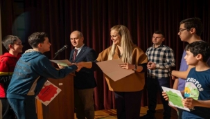 Bilimle büyüyen Bornova'da 179 genç sertifikalarını aldı