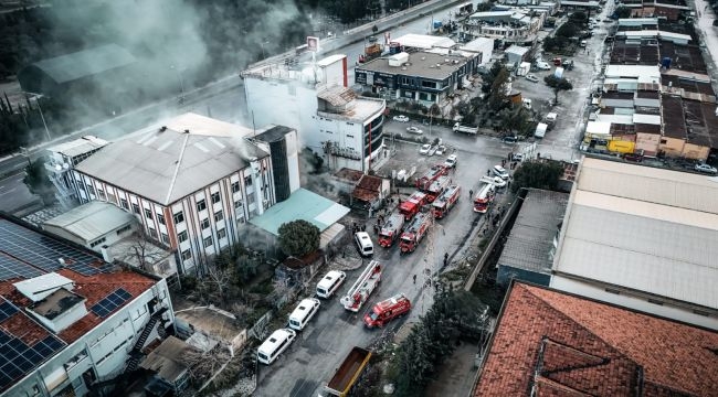 Bornova'daki fabrika yangını söndürüldü